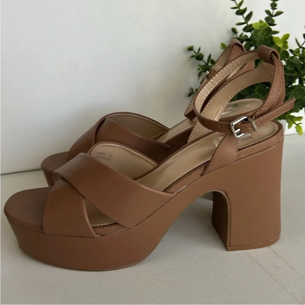 DOLCE VITA CARAMEL LEATHER WESSI HEELS